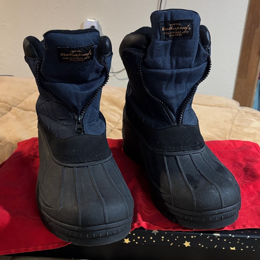 Weatherproof Men's Black and Dark Blue Boots